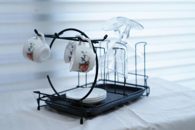 6 Glasses & Mug Stand Holder, Kitchen Organiser best quality product by Bright House.